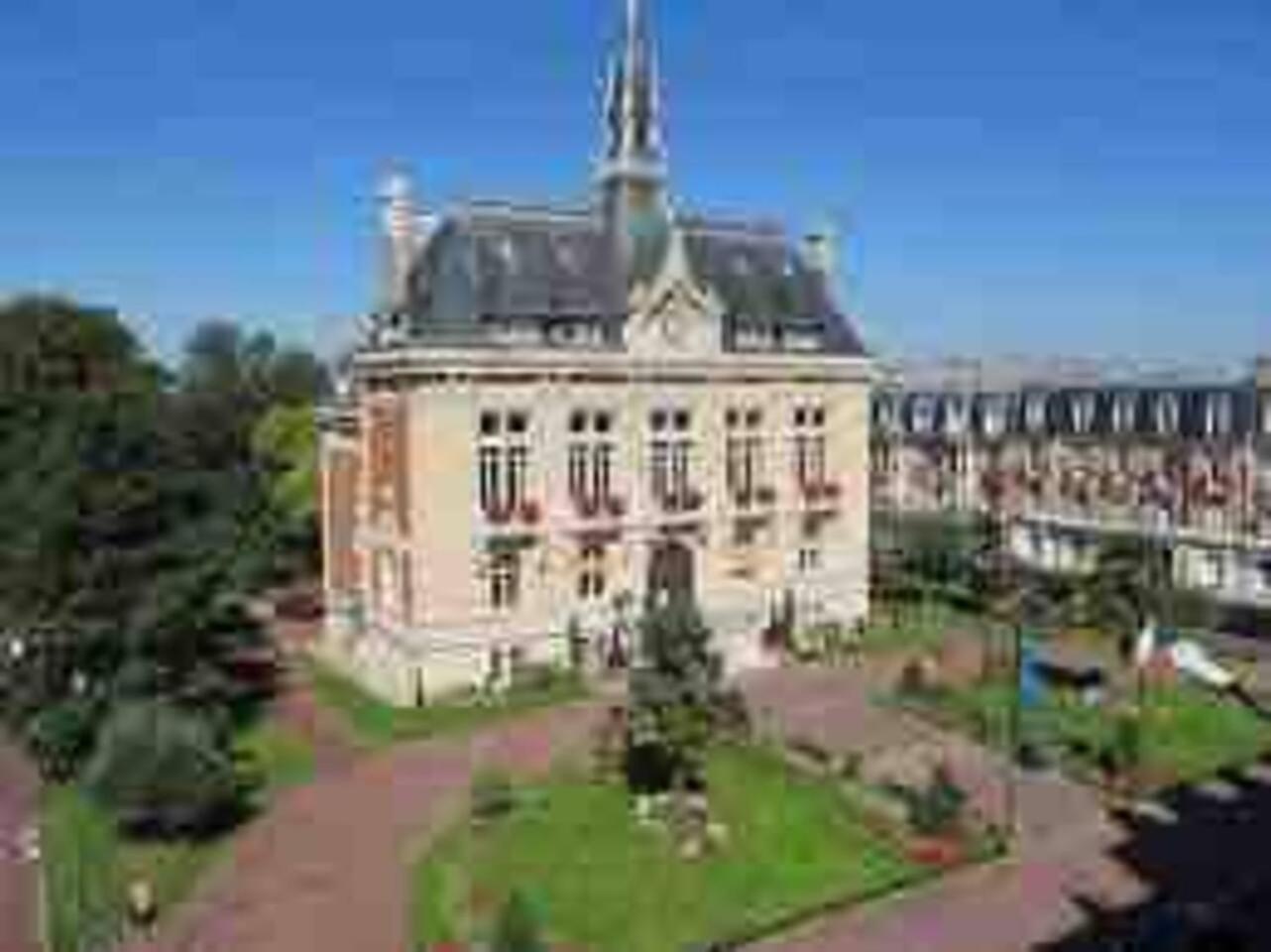 Appartement 2 Pieces Au Raincy Proche De Paris Le Raincy Bagian luar foto